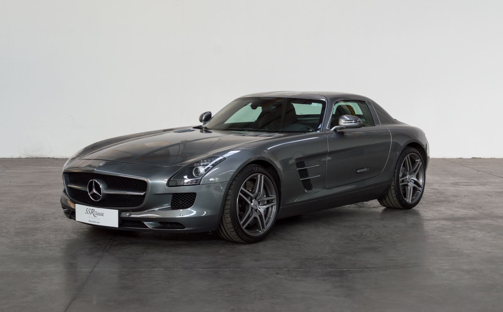 2010 Mercedes SLS 63 AMG